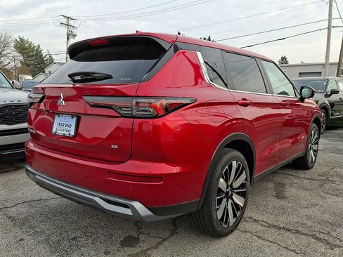 New 2025 Mitsubishi Outlander SE image 7