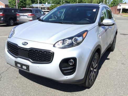 Used 2017 Kia Sportage EX w/ EX Technology Package AWD/4WD image 3