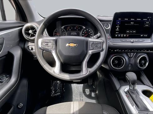 Used 2024 Chevrolet Blazer LT w/ Convenience Package FWD image 6