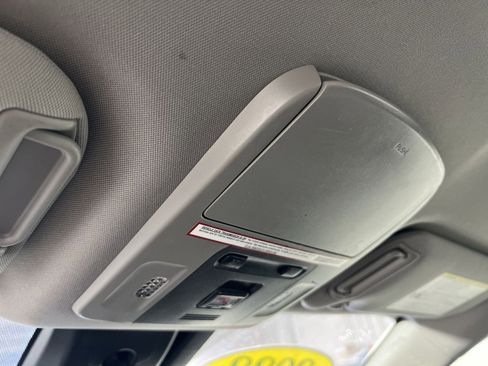 Used 2020 Toyota Camry SE image 35