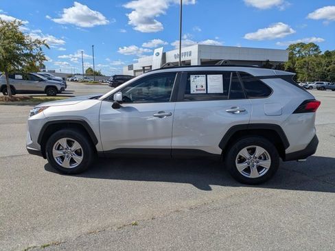 Used 2022 Toyota RAV4 XLE image 7