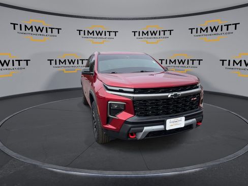 Used 2024 Chevrolet Traverse Z71 w/ Enhanced Driving Package image 3