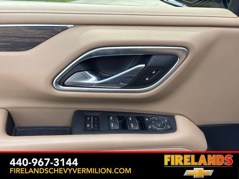 Used 2021 Chevrolet Tahoe Premier w/ Premium Package AWD/4WD image 14