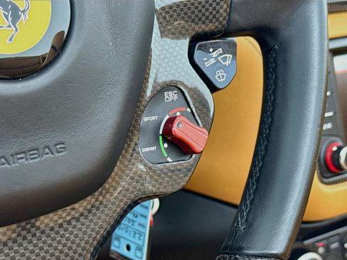 Used 2017 Ferrari California T RWD image 40