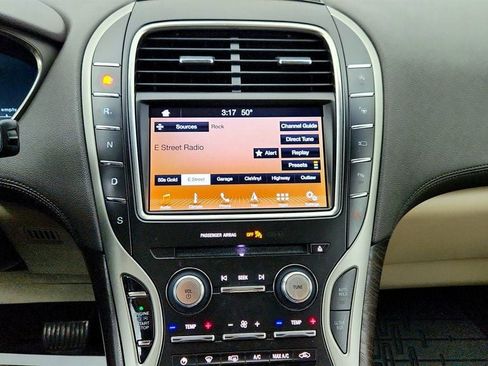 Used 2019 Lincoln Nautilus Reserve w/ Ultimate Package image 17