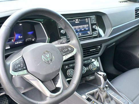 Used 2024 Volkswagen Jetta SE w/ Panoramic Sunroof Package image 23