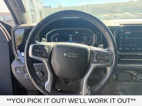 Used 2022 Chevrolet Silverado 1500 LT Trail Boss w/ LT Trail Boss Premium Package AWD/4WD image 11
