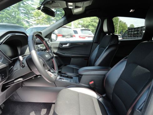 Used 2025 Ford Escape ST-Line Select AWD/4WD image 13