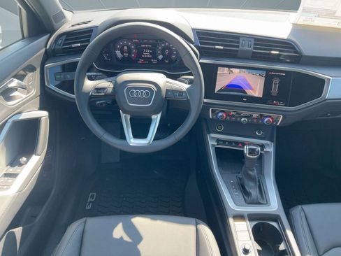 New 2025 Audi Q3 2.0T Premium image 25