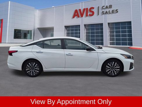Used 2025 Nissan Altima 2.5 SV FWD image 5