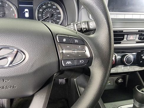 Used 2022 Hyundai Kona SEL image 19