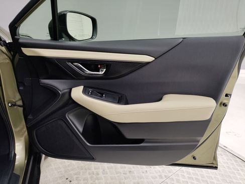 Used 2025 Subaru Outback Premium image 33