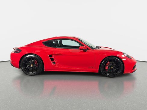 Used 2019 Porsche 718 Cayman GTS image 2