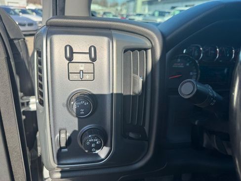 Used 2018 Chevrolet Silverado 1500 LT w/ All Star Edition image 27