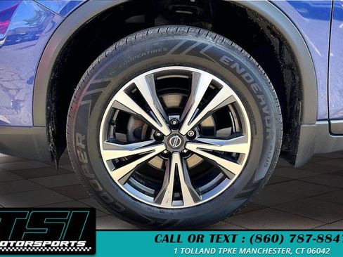 Used 2019 Nissan Rogue SV w/ Premium Package AWD/4WD image 9