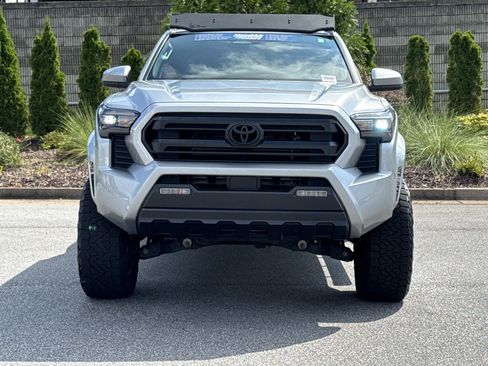 Used 2025 Toyota Tacoma SR5 AWD/4WD image 3