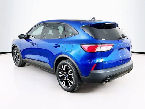 Certified 2022 Ford Escape SE w/ SE Sport Appearance Package image 4