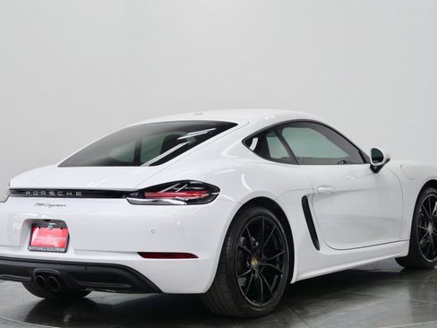 Used 2021 Porsche 718 Cayman RWD image 7