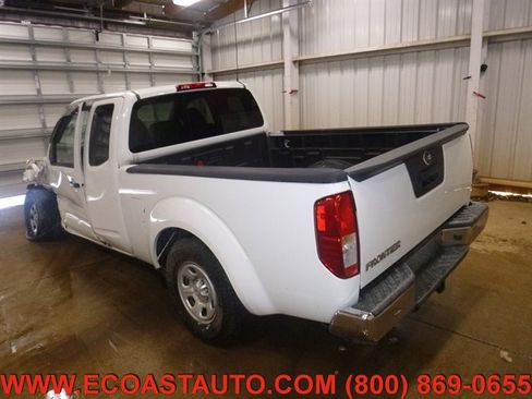 Used 2015 Nissan Frontier S image 2