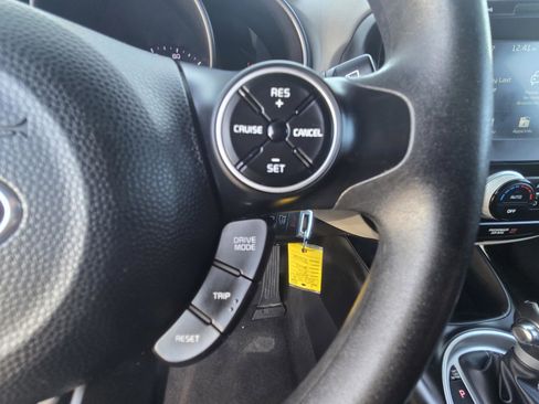 Used 2019 Kia Soul + image 19