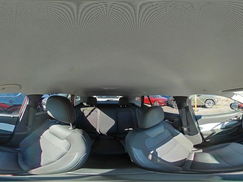 Used 2025 Chevrolet Trax LT image 41