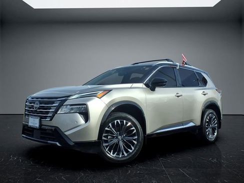 Certified 2025 Nissan Rogue Platinum AWD/4WD image 3