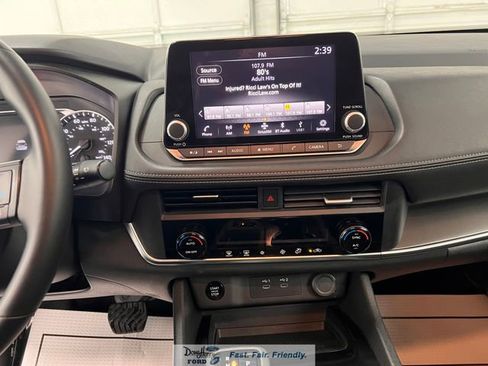 Used 2025 Nissan Rogue SV image 41