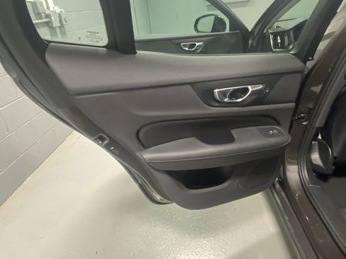 Certified 2025 Volvo S60 B5 Core image 8