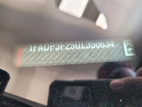 Used 2016 Ford Focus SE FWD image 33