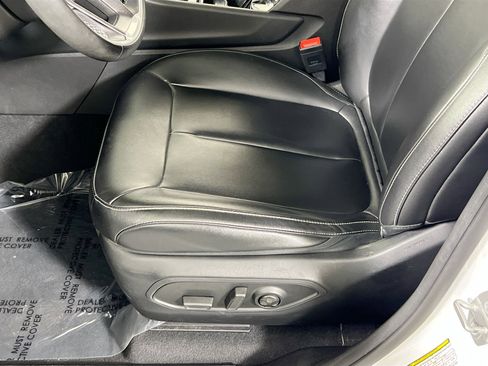 Used 2023 Jeep Grand Cherokee Limited w/ Black Appearance Package AWD/4WD image 19