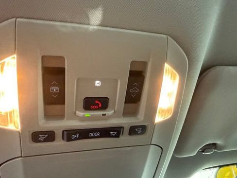 Used 2025 Toyota Highlander Platinum AWD/4WD image 25