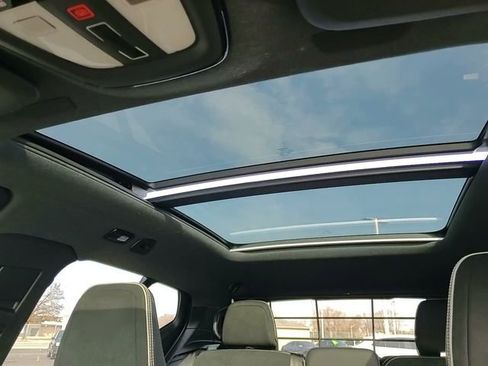 Used 2021 Volvo XC40 P8 Recharge w/ Advanced Package image 24