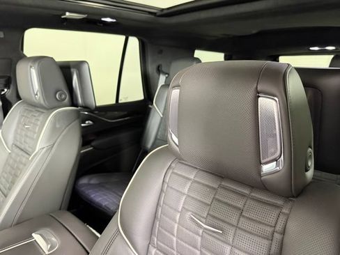 Used 2024 Cadillac Escalade Sport Platinum w/ LPO, ONYX Package AWD/4WD image 17