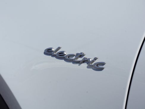 New 2026 Porsche Macan 4 Electric AWD/4WD image 22