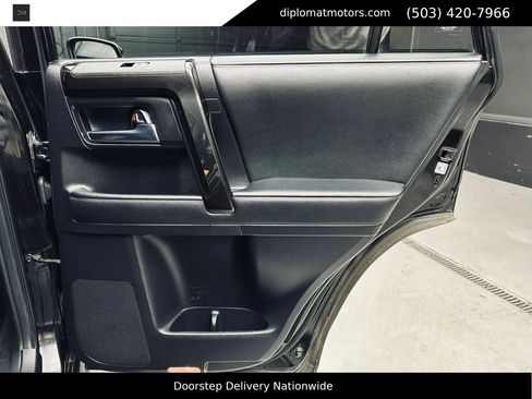Used 2020 Toyota 4Runner Venture w/ Moonroof Package AWD/4WD image 28