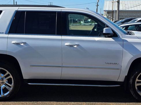 Used 2018 GMC Yukon SLT w/ Premium Edition AWD/4WD image 2