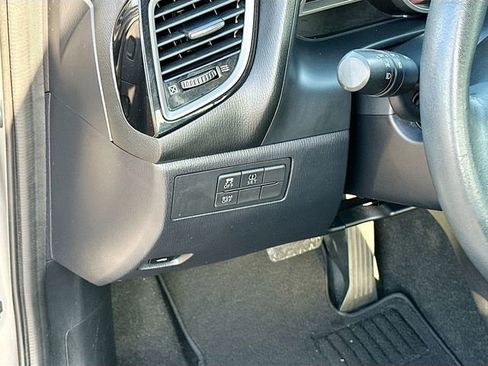 Used 2015 MAZDA MAZDA3 i Touring image 10