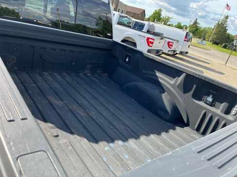Used 2019 Ford F150 XLT w/ Equipment Group 302A Luxury AWD/4WD image 16
