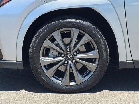 Used 2024 Lexus UX 250h F Sport FWD image 31
