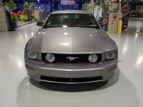 Used 2006 Ford Mustang GT RWD image 3