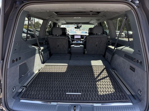 Used 2024 Jeep Grand Wagoneer L Series III w/ Rear Seat Video Group 1 AWD/4WD image 37