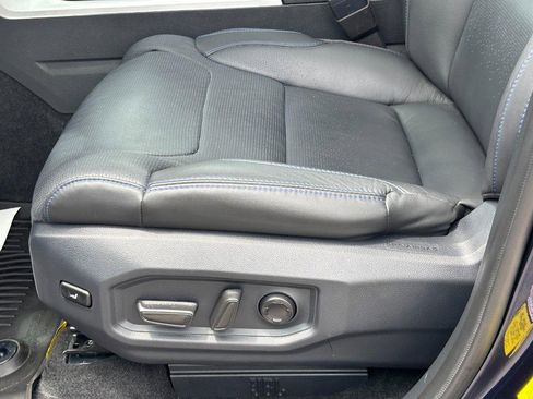 Used 2023 Toyota Tundra Platinum AWD/4WD image 17