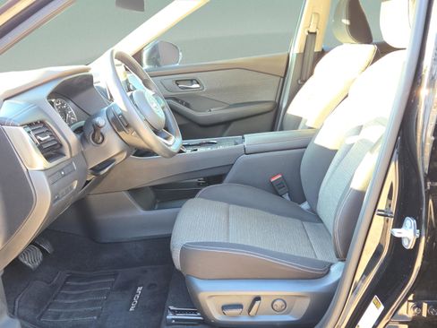 Used 2022 Nissan Rogue SV image 12