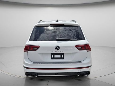Used 2022 Volkswagen Tiguan SE R-Line FWD image 6