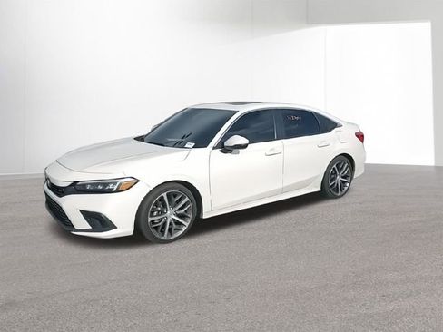 Used 2024 Honda Civic Touring image 4