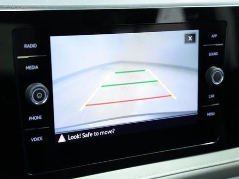 New 2025 Volkswagen Taos SE image 18