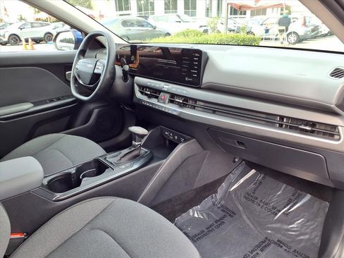 Used 2025 Kia K4 LXS image 15