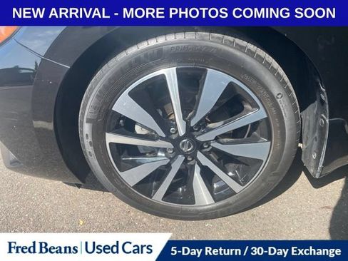 Used 2023 Nissan Sentra SV w/ SV Premium Package FWD image 11