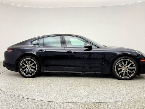 Used 2023 Porsche Panamera w/ Premium Package RWD image 4