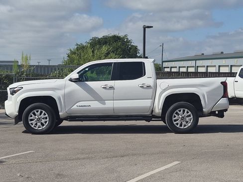 Used 2024 Toyota Tacoma SR5 RWD image 2